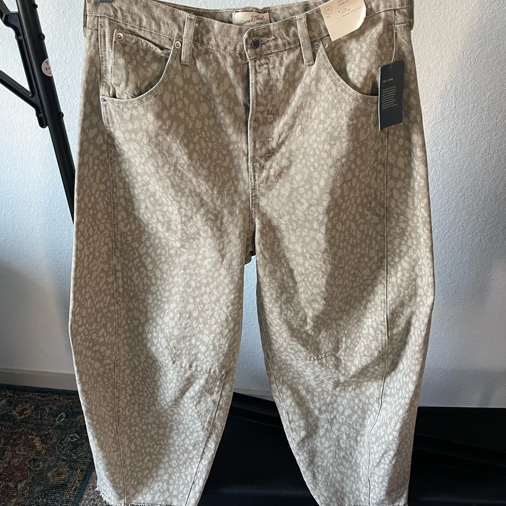 Leopard Print Beige Jeans